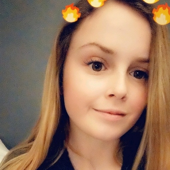 Meet your Posher, Julia - Picture 1 of 1